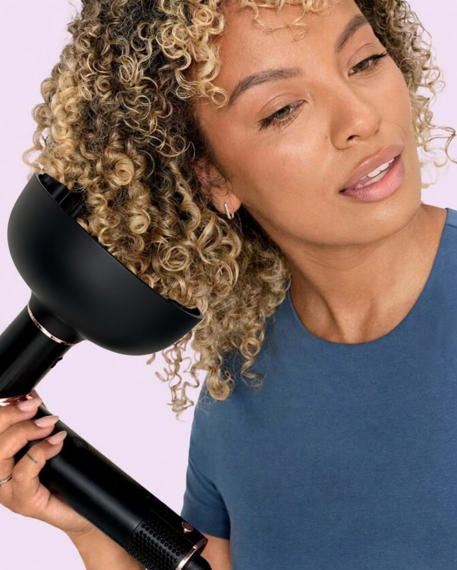 Diffuser defining curls