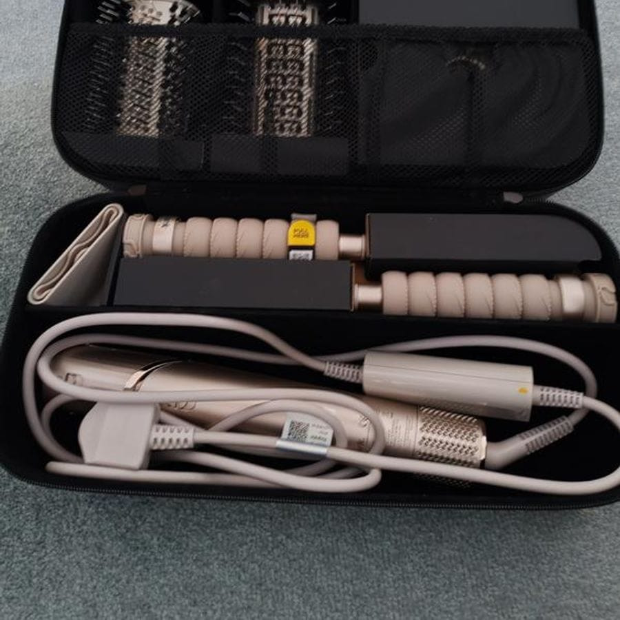 Edd9320: Very flexible usage and amazing accessories